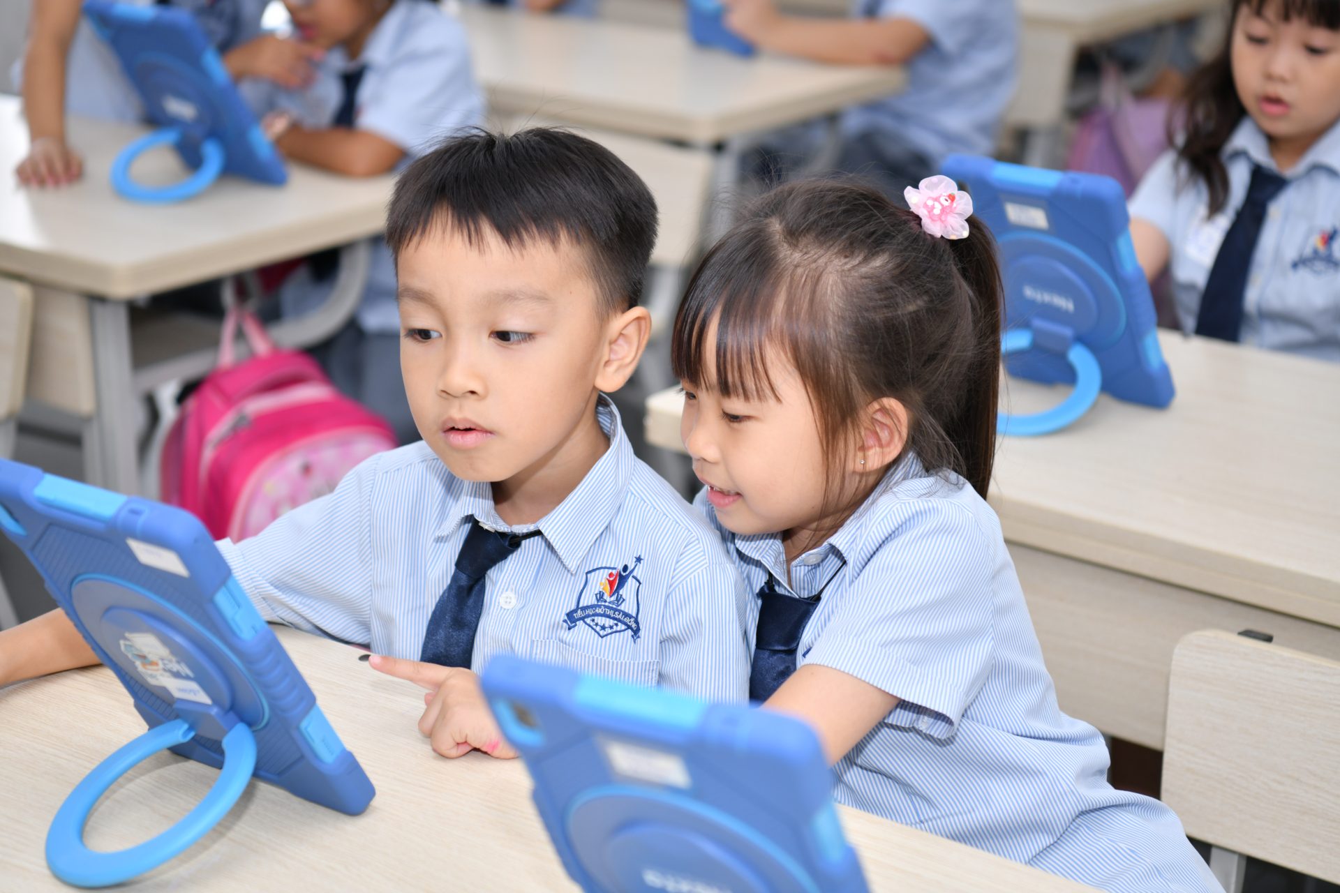 Em rất thích tham gia lớp học thông minh với máy tính bảng Nexta eTeacher